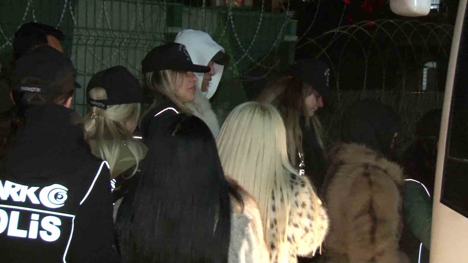 Uyuşturucu ve fuhuş soruşturmasında gözaltına alınan ünlü isimler adliyeye sevk edildi

