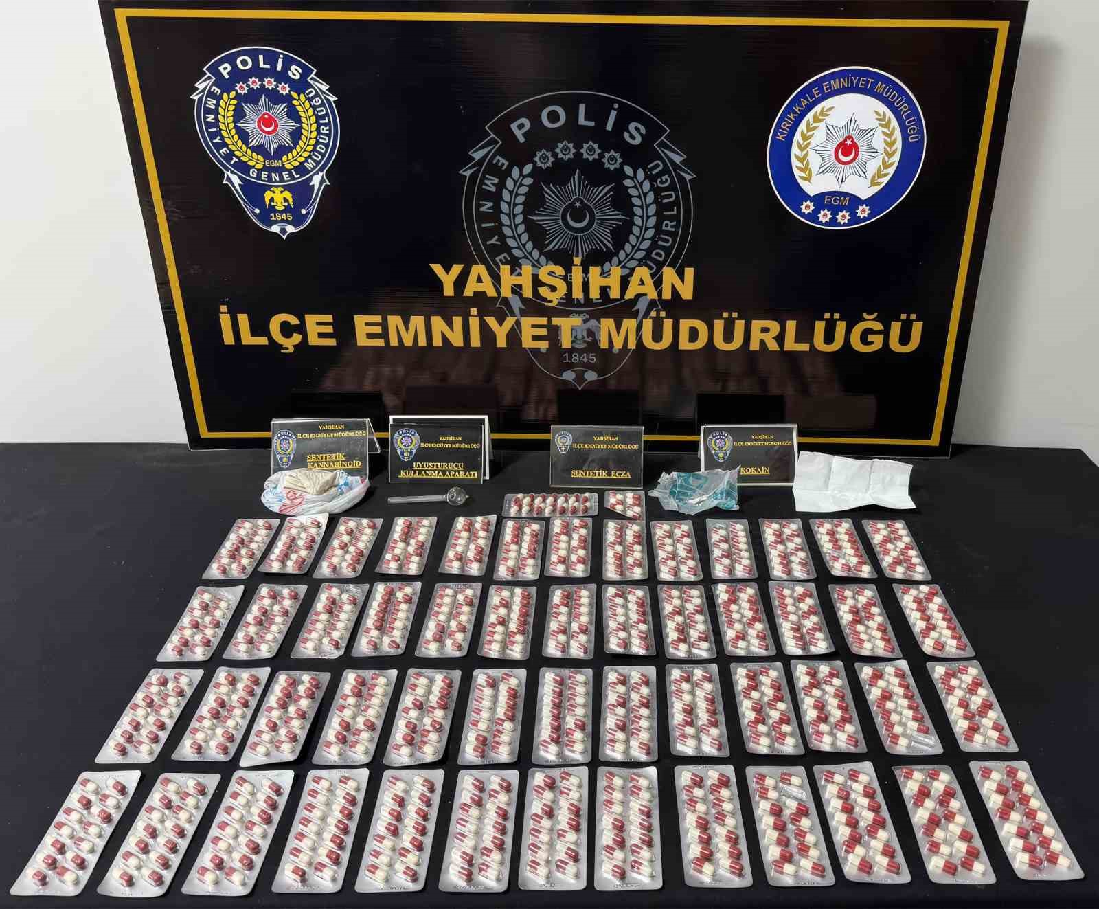 Uyuşturucuyu peçeteye emdirip satıyordu, polis operasyonuyla yakalandı
