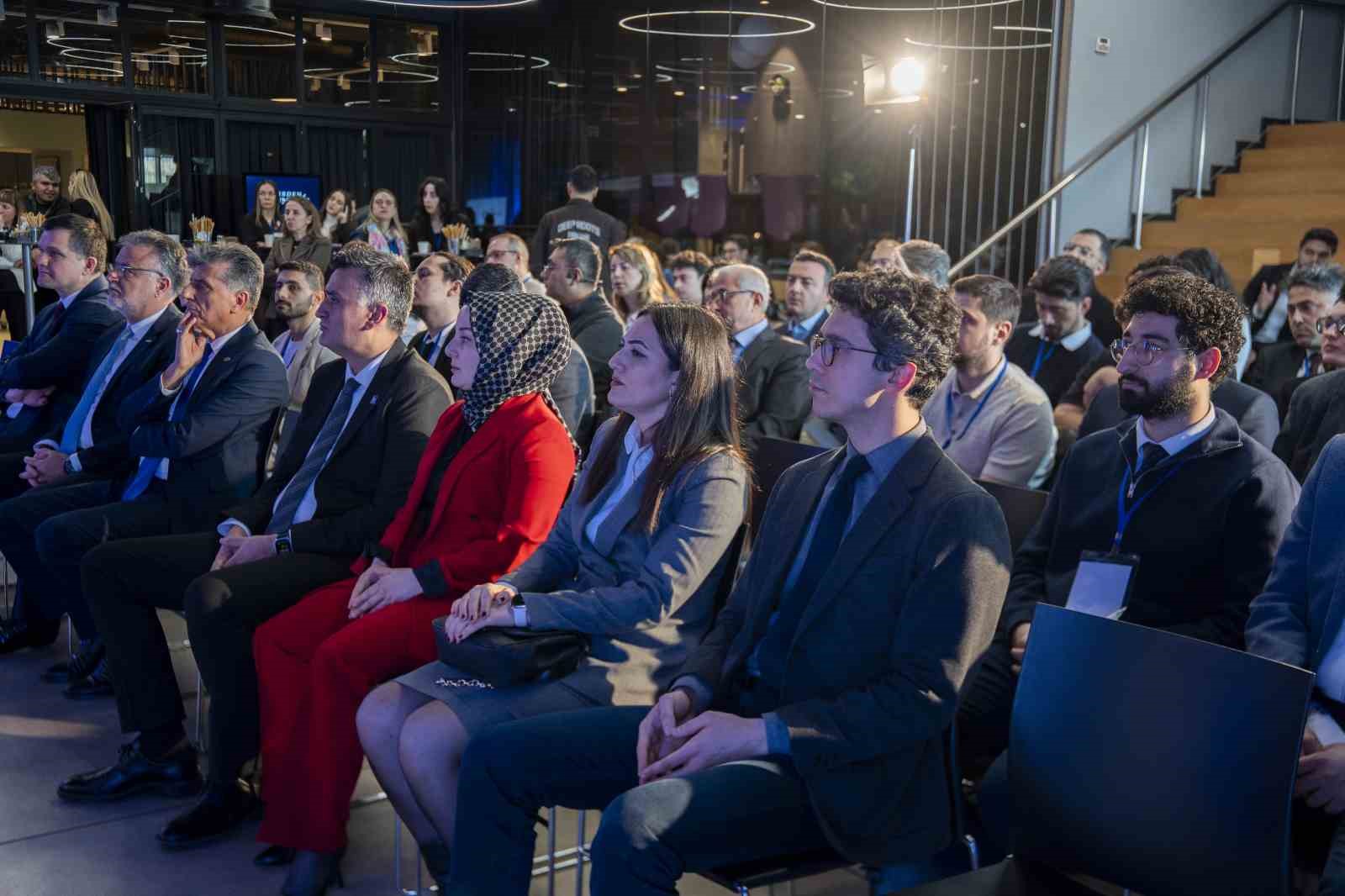 Uzay alanında faaliyet gösteren girişimler ve kurumlar arası iş birliği güçleniyor
Uzay alanında faaliyet gösteren girişimler ve kurumlar arası iş birliği güçleniyor