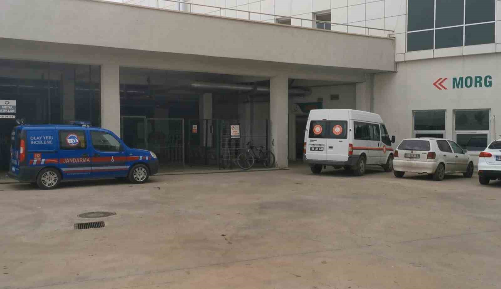 Üzerine çatı düşüp ölen vatandaş son yolculuğuna uğurlandı
