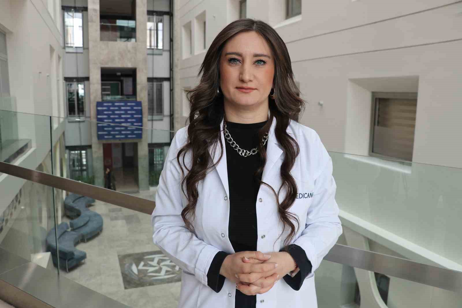 Uzmanı çocuk suçluluğuna karşı ebeveynleri uyardı: "Çocukların sosyal medya kullanımı takip edilmeli"
Uzmanı çocuk suçluluğuna karşı ebeveynleri uyardı: "Çocukların sosyal medya kullanımı takip edilmeli"