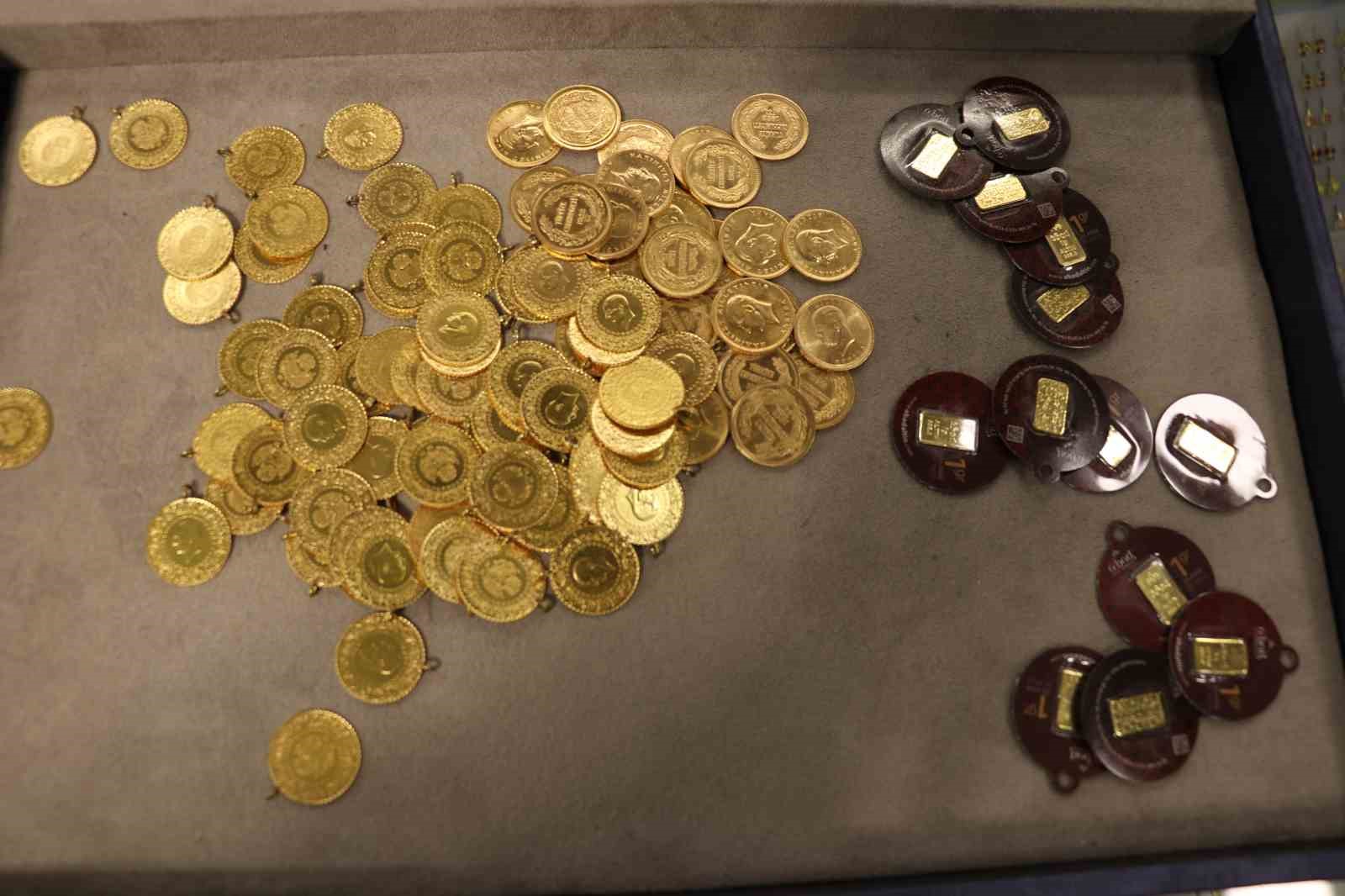 Uzmanı değerlendirmelerde bulundu: "Yastık altında bulunan tonlarca altın üretime kazandırılmalı"
