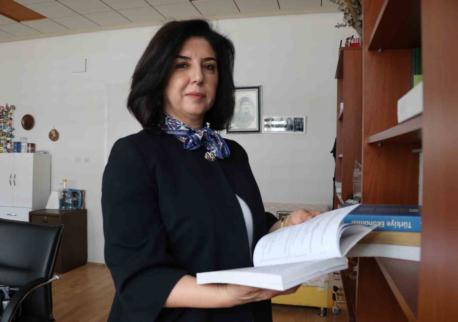 Uzmanı değerlendirmelerde bulundu: "Yastık altında bulunan tonlarca altın üretime kazandırılmalı"
