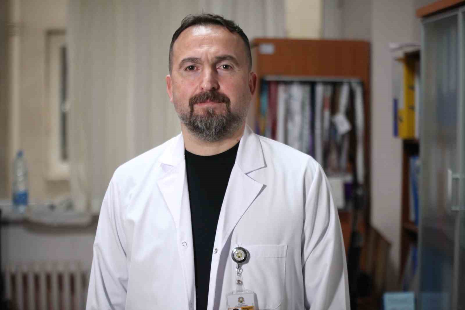 Uzmanı uyardı: "Yüz felcinde erken müdahale kalıcı hasarı önlüyor"
Uzmanı uyardı: "Yüz felcinde erken müdahale kalıcı hasarı önlüyor"