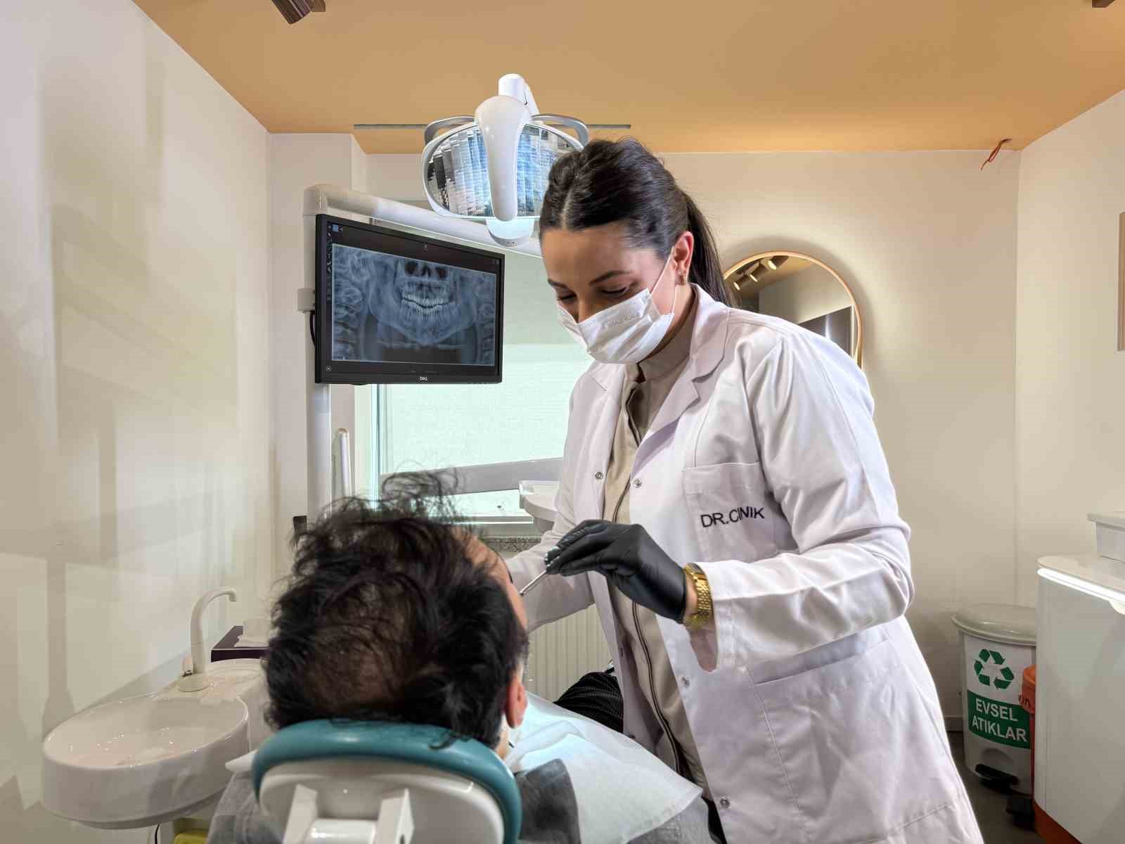 Uzmanından Ramazan’da ağız ve diş sağlığı önerileri: "Ara yüz temizliği, diş fırçalama çok önemli"
