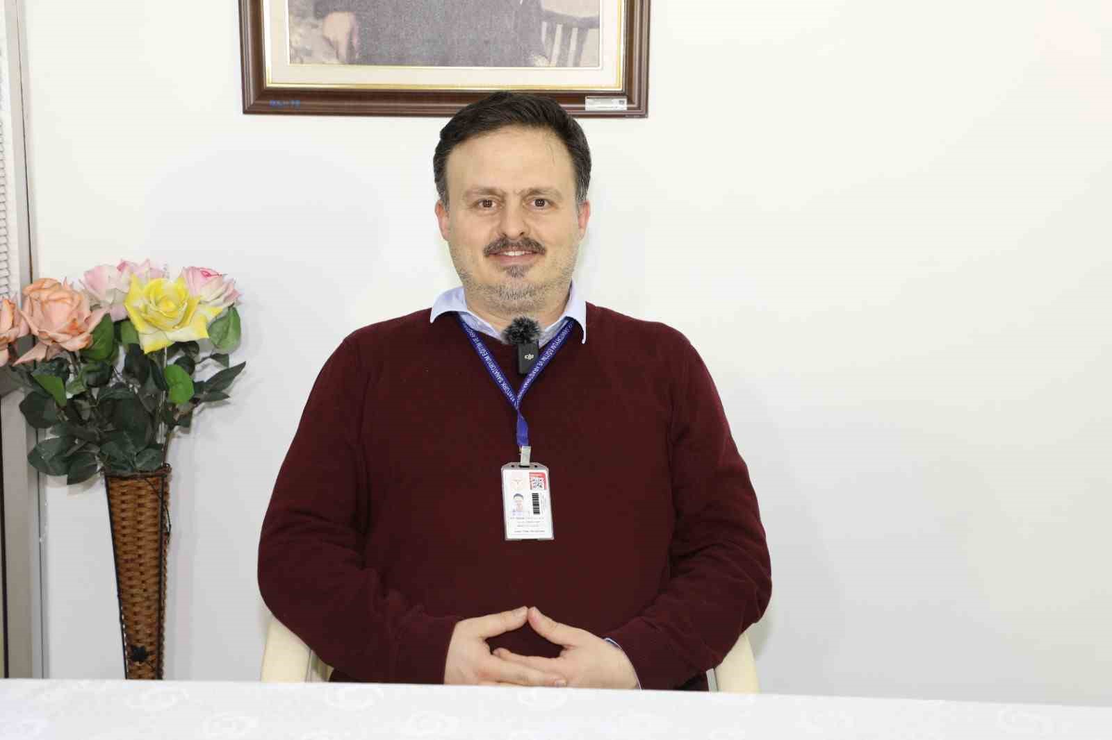 Uzmanından uyarı: "Gebelerimiz influenza hastalığında doktor tavsiyesi dışında asla ilaç kullanmamalı"
Uzmanından uyarı: "Gebelerimiz influenza hastalığında doktor tavsiyesi dışında asla ilaç kullanmamalı"
