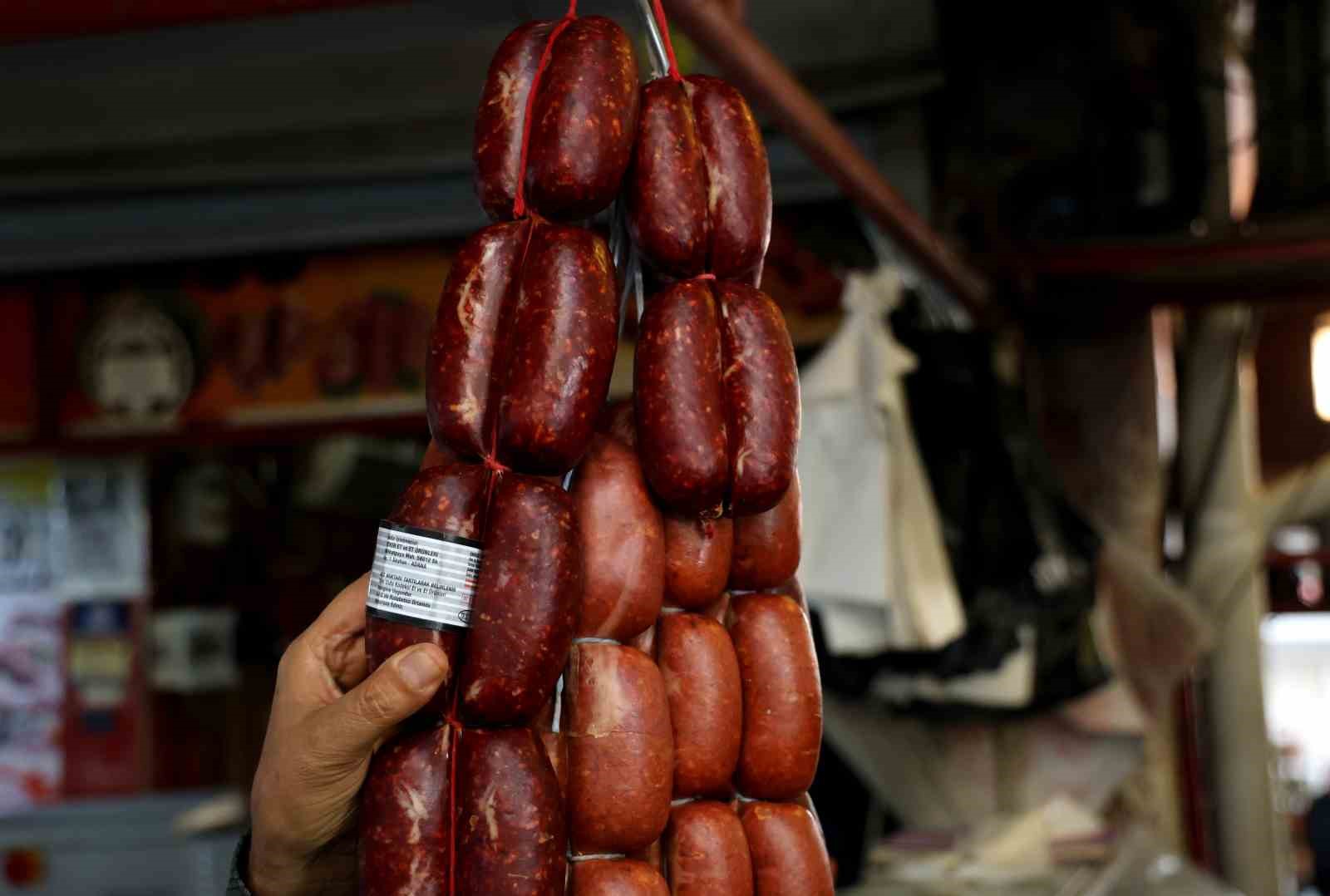 Uzmanından vatandaşa ’ucuz sucuk’ uyarısı
Uzmanından vatandaşa ’ucuz sucuk’ uyarısı