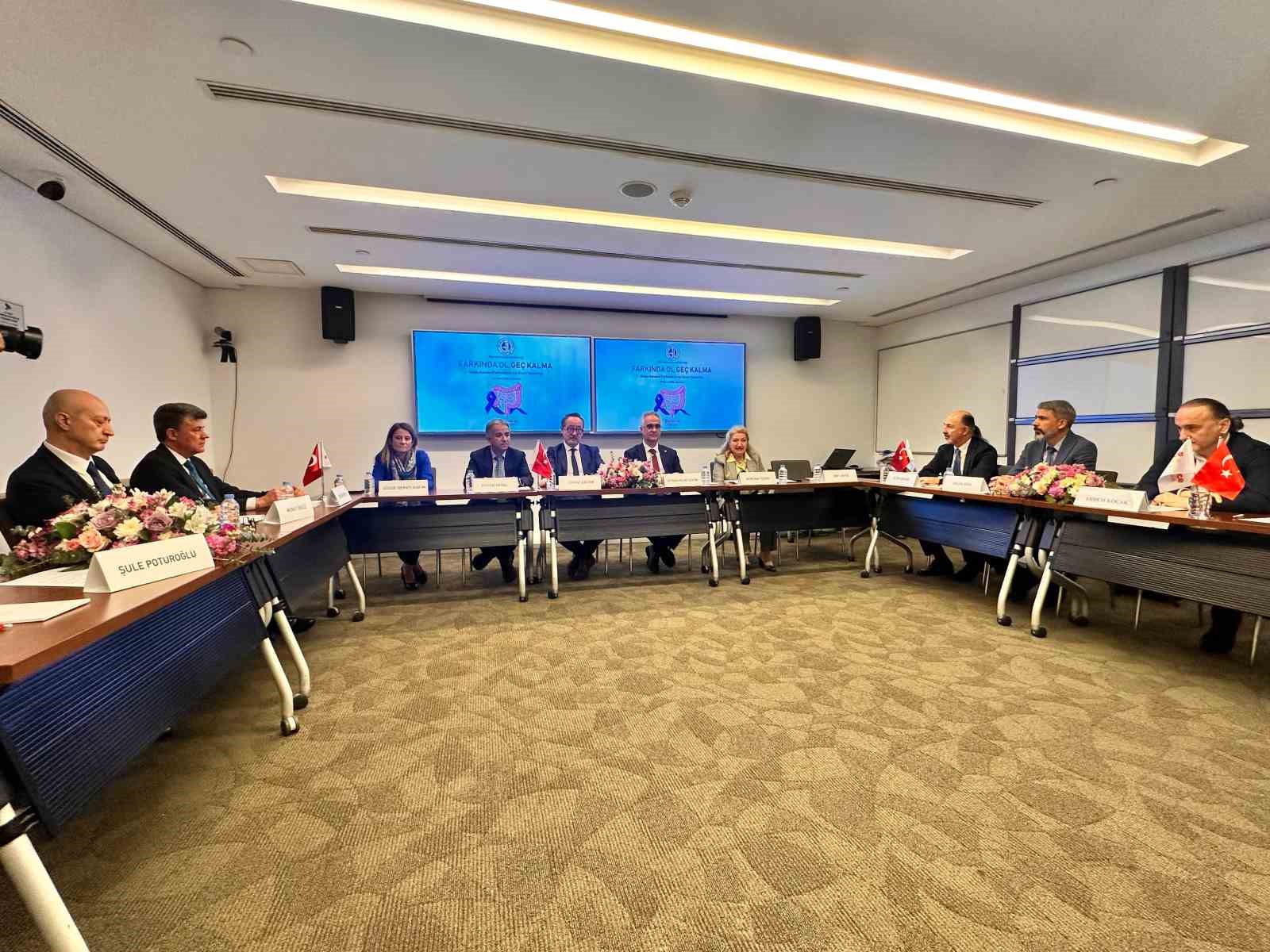 Uzmanlardan gençlerde artan kolon kanserine karşı tarama testi çağrısı
