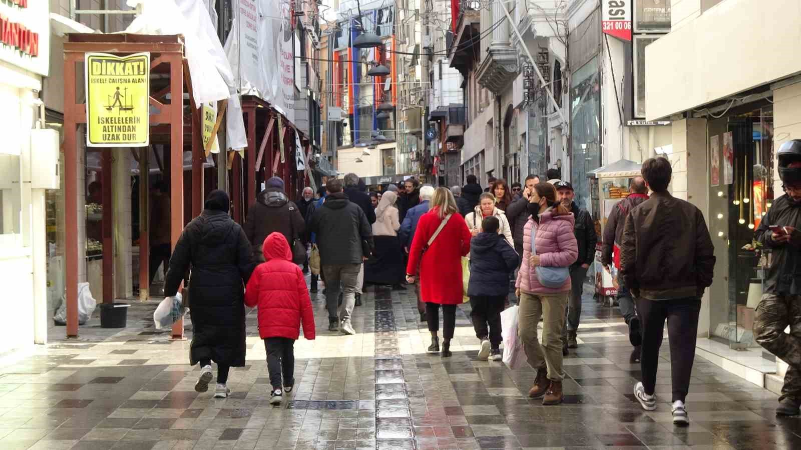 Uzmanlardan uyarı: "Griptir geçer" demeyin, risk grubunda zatürre tehlikesi bulunuyor
