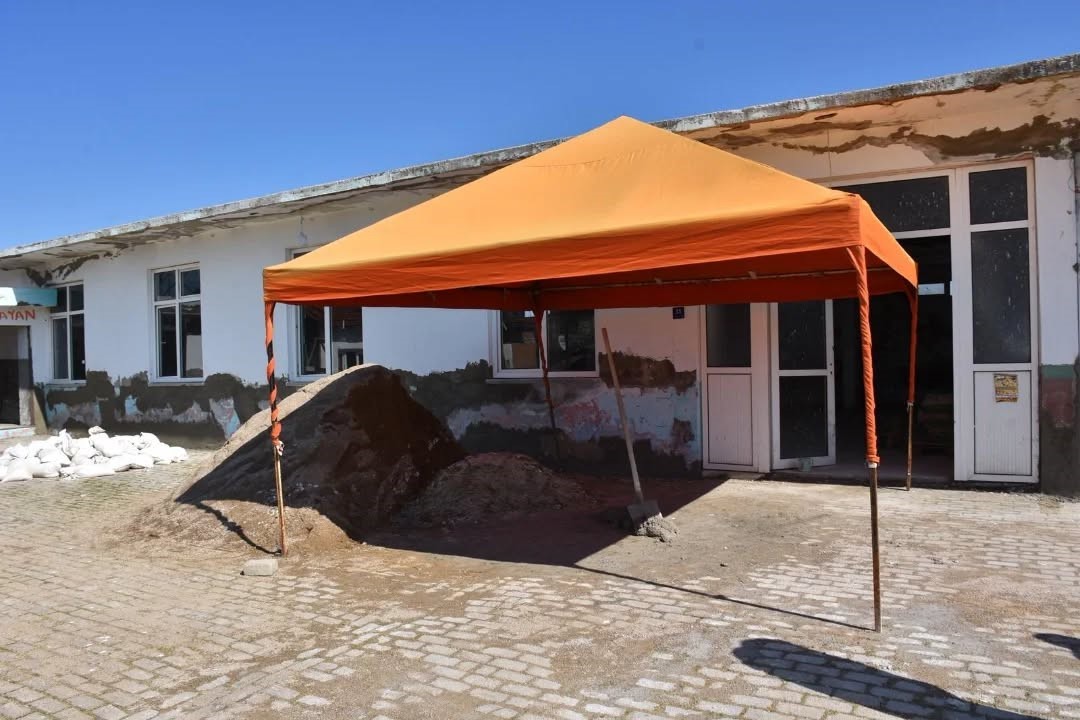 Üzümlü Mahallesi Kapalı Düğün Salonu yenileniyor
