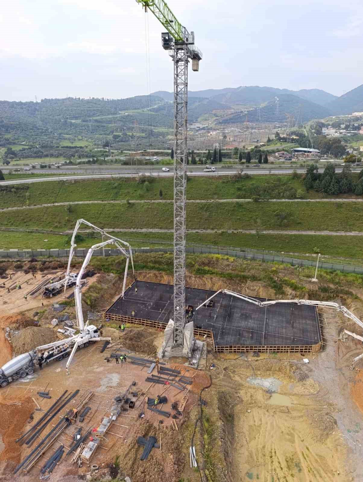 Uzundere’de çalışmalar hızla sürüyor
