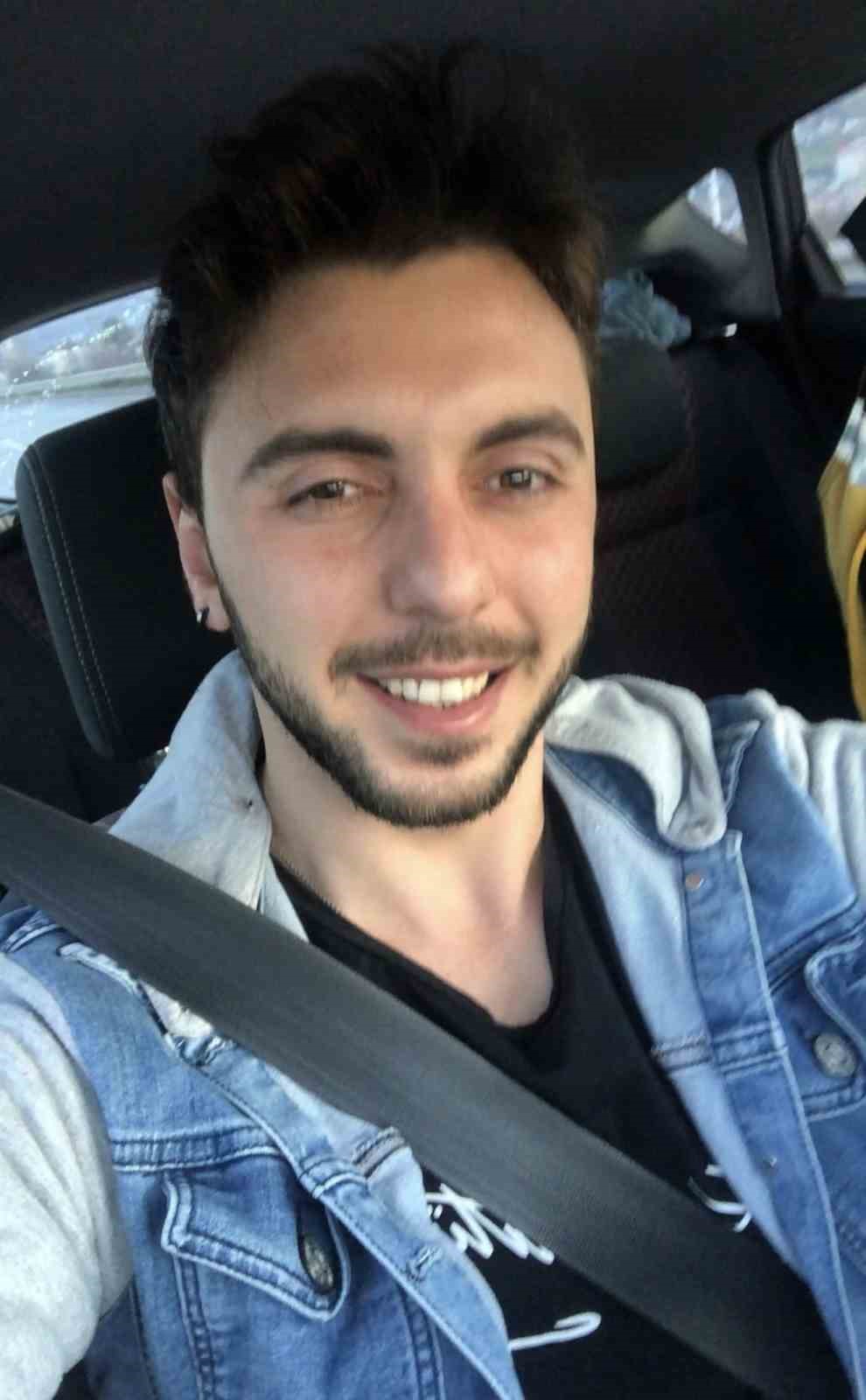 Vakaya giden ambulansın kaza anı kamerada: 1 ölü, 3 yaralı
