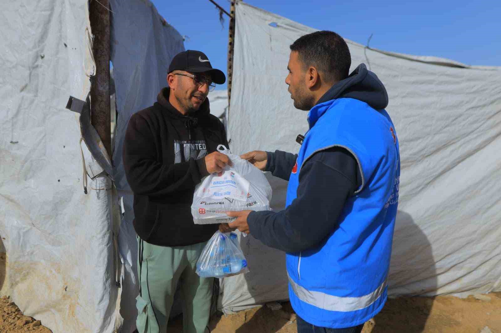 Vakıflar Genel Müdürlüğü Gazze’de: Günlük 20 bin kişilik iftar desteği
