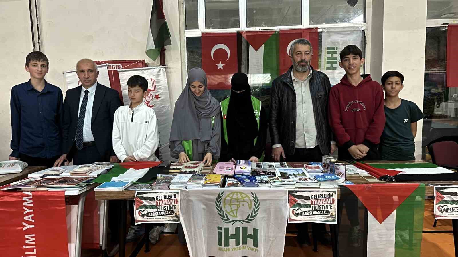 "Vakti Kuşanmak" il sergisi Yüksekova’da düzenlendi
