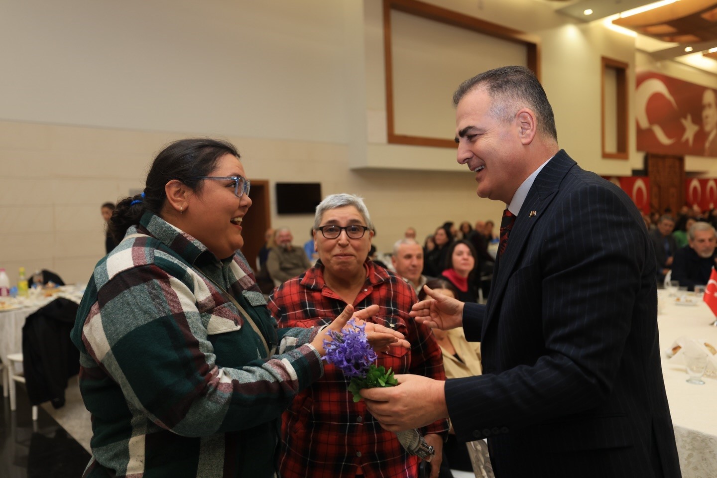 Vali Akbıyık, gönül sofrasında vatandaşlarla buluştu
Vali Akbıyık, gönül sofrasında vatandaşlarla buluştu