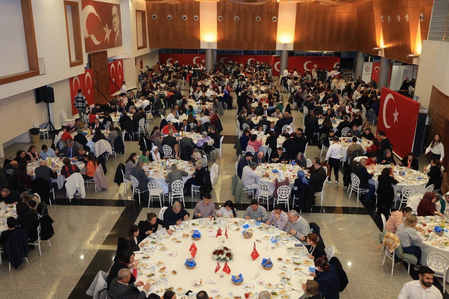 Vali Akbıyık, gönül sofrasında vatandaşlarla buluştu
Vali Akbıyık, gönül sofrasında vatandaşlarla buluştu