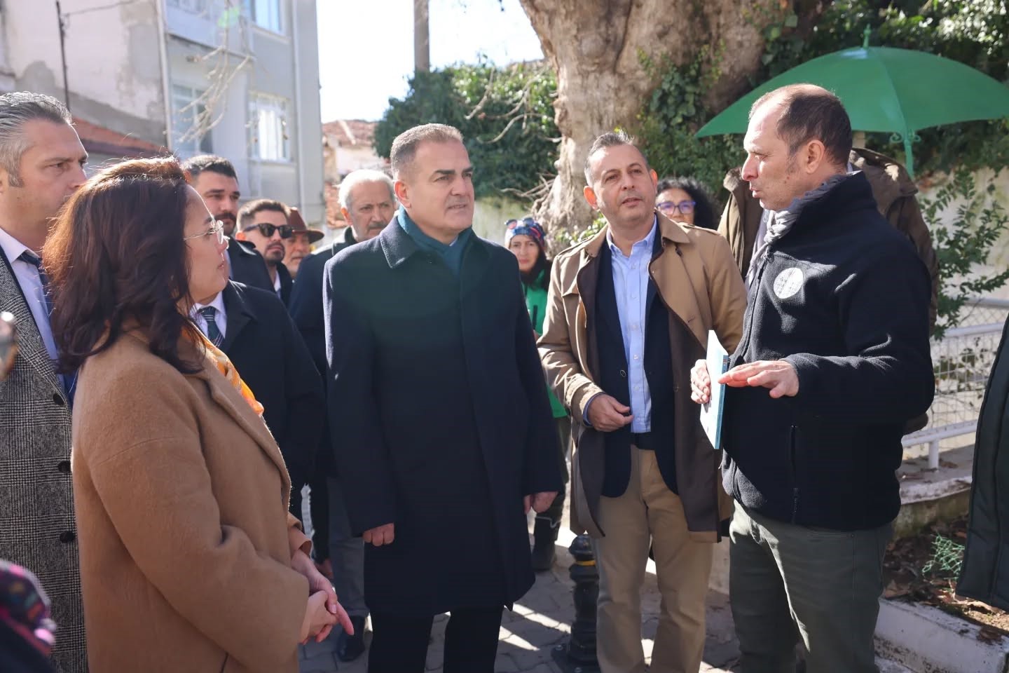 Vali Akbıyık, Saburhane’nin kültürel belleğine yakından baktı
