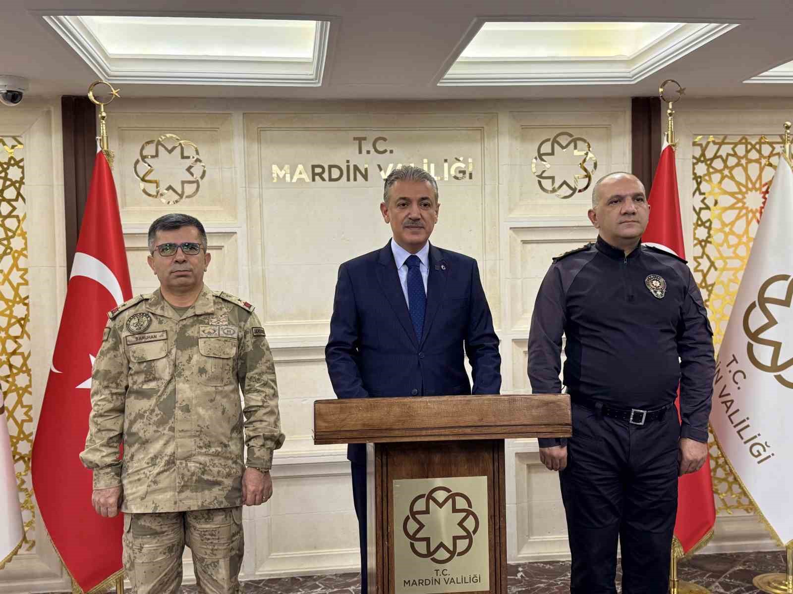 Vali Akkoyun: "Mardin’de Aralık 2025’te terör örgütlerine yönelik 15 operasyon düzenlendi"
Vali Akkoyun: "Mardin’de Aralık 2025’te terör örgütlerine yönelik 15 operasyon düzenlendi"