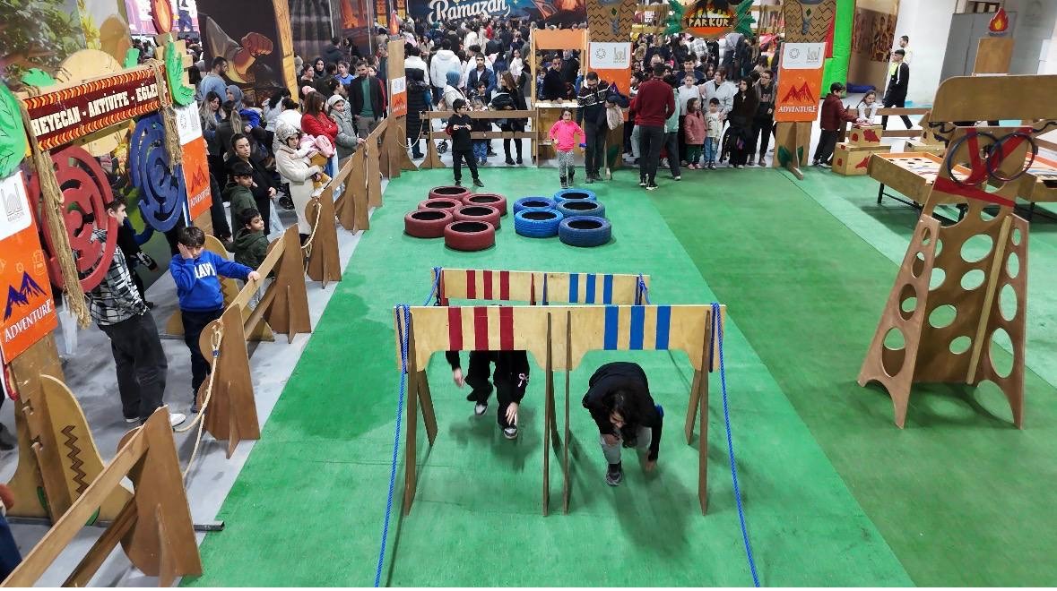 Vali Akkoyun ’Ramazan Sokağını’ gezdi
