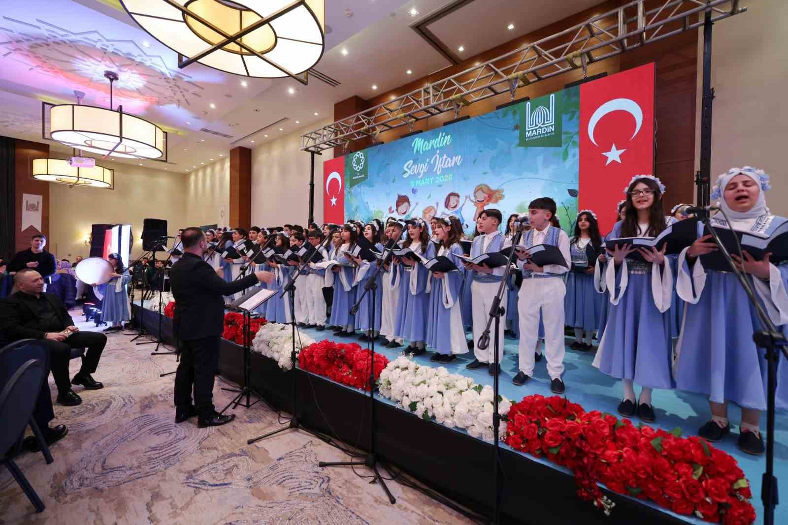 Vali Akkoyun, yetim çocuklar ve aileleriyle iftar sofrasında buluştu
