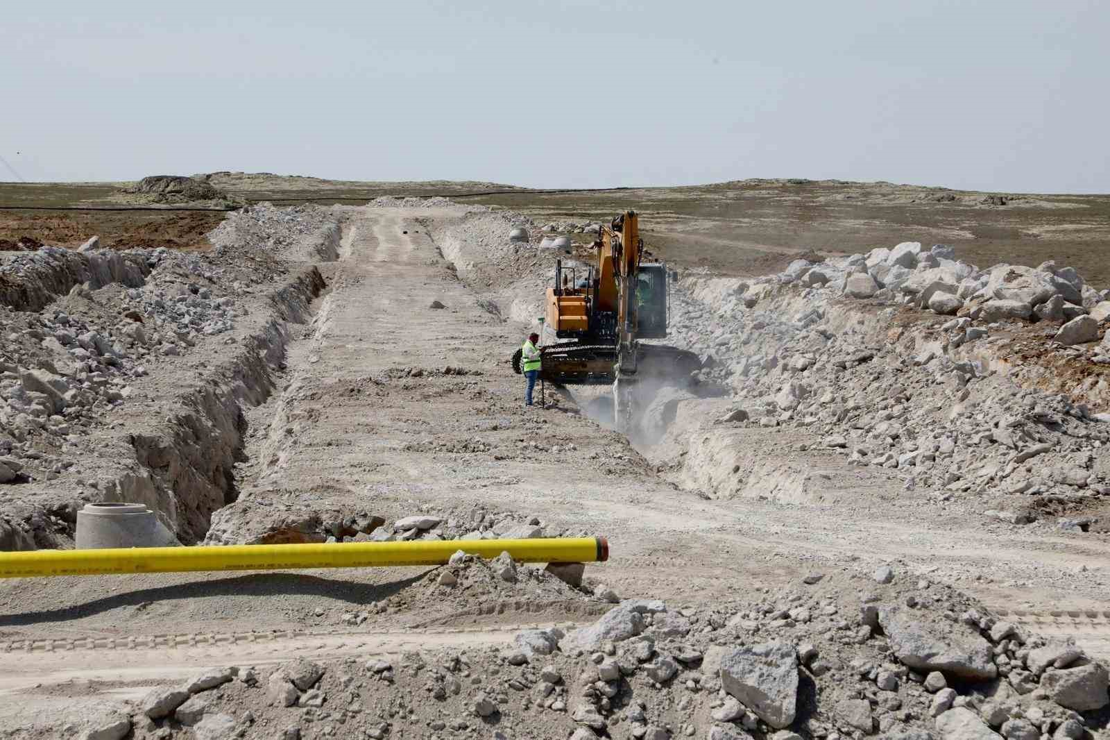 Vali Akmeşe, Niğde 2. OSB’de çalışmaları yerinde inceledi
