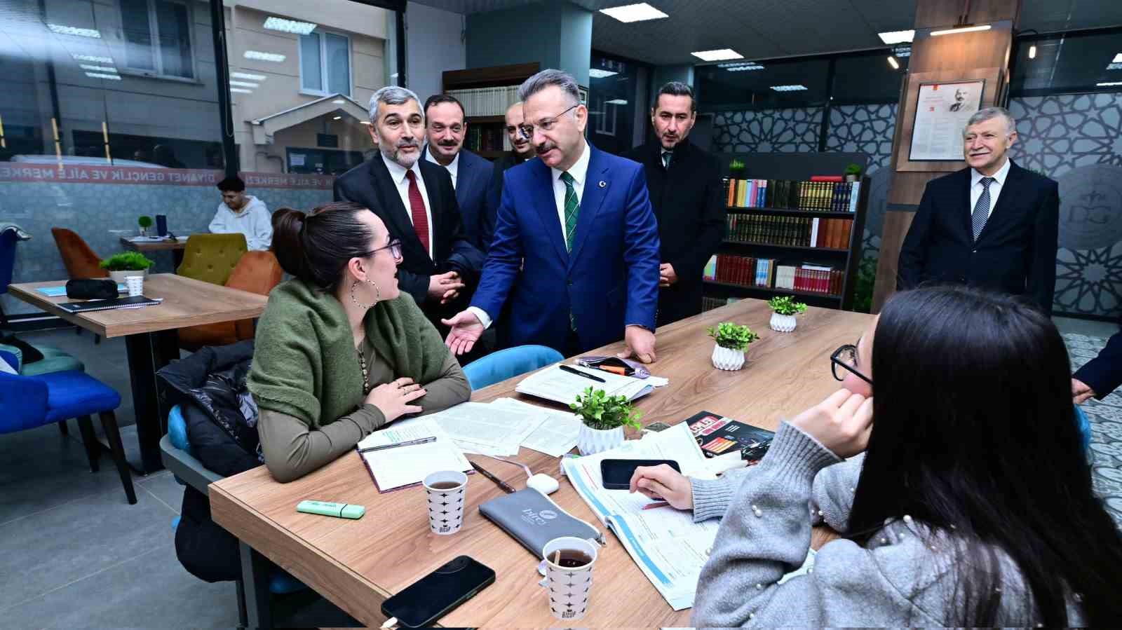 Vali Aksoy, ’Diyanet Aile ve Gençlik Merkezi’nde incelemelerde bulundu
