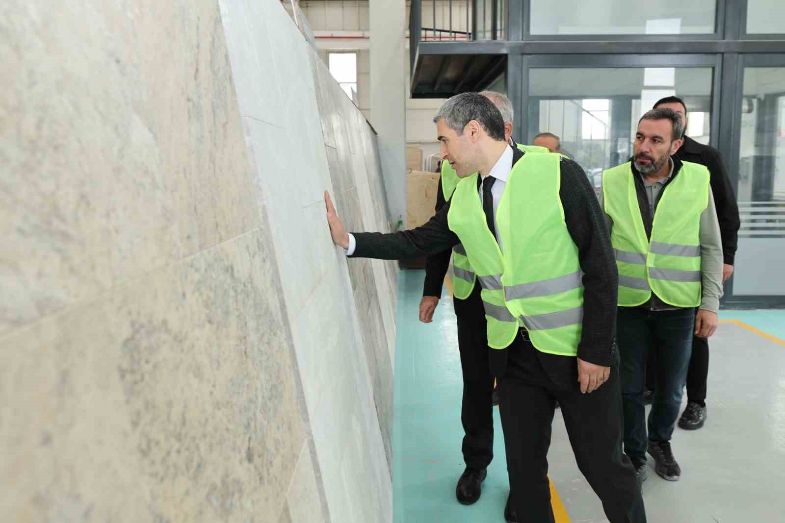 Vali Aktaş: "İscehisar mermeri dünyanın dört bir yanında yapıları süslüyor"
