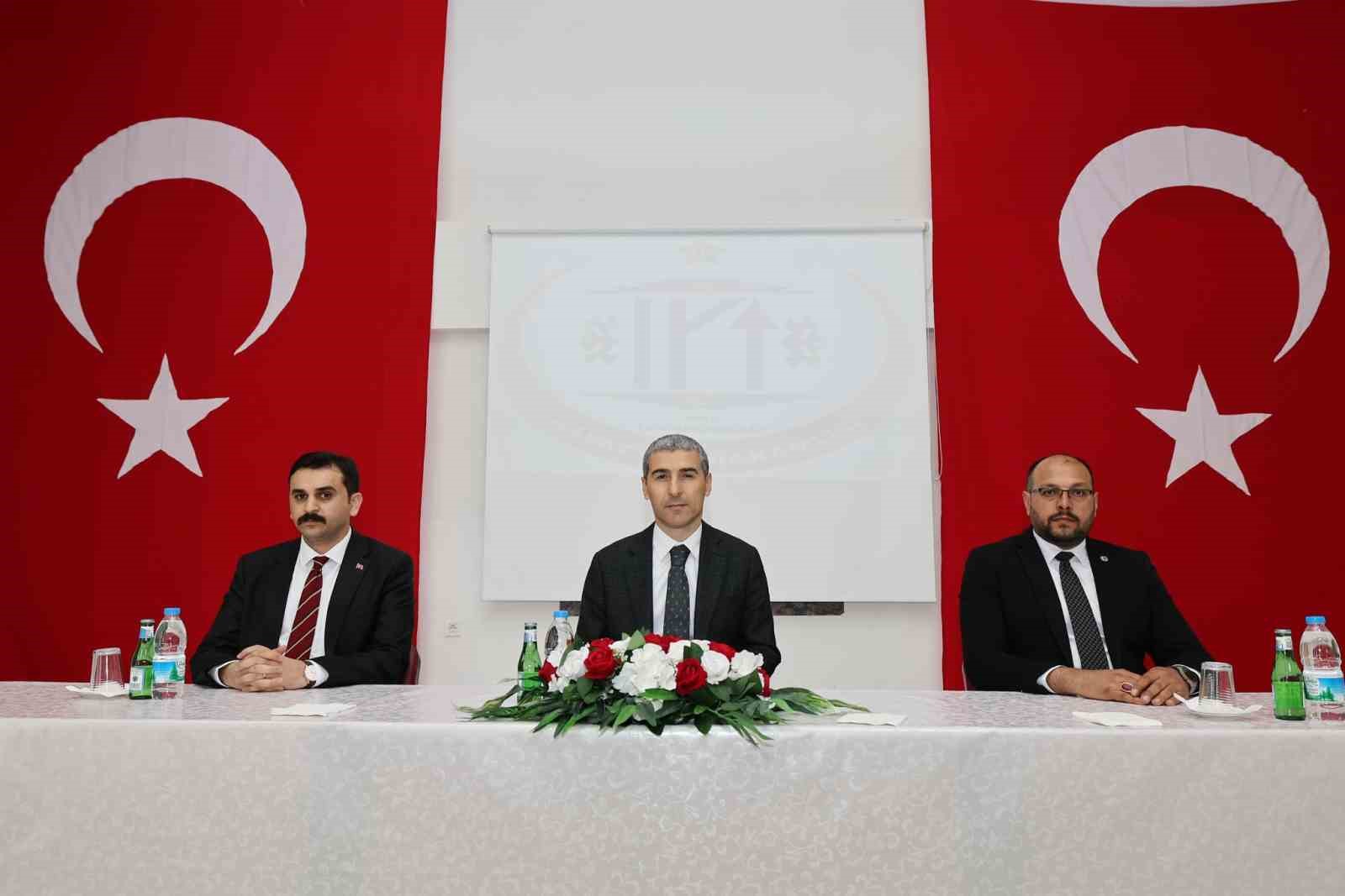 Vali Aktaş, kamu hizmetlerinin verimli olması için iş birliğine dikkat çekti
