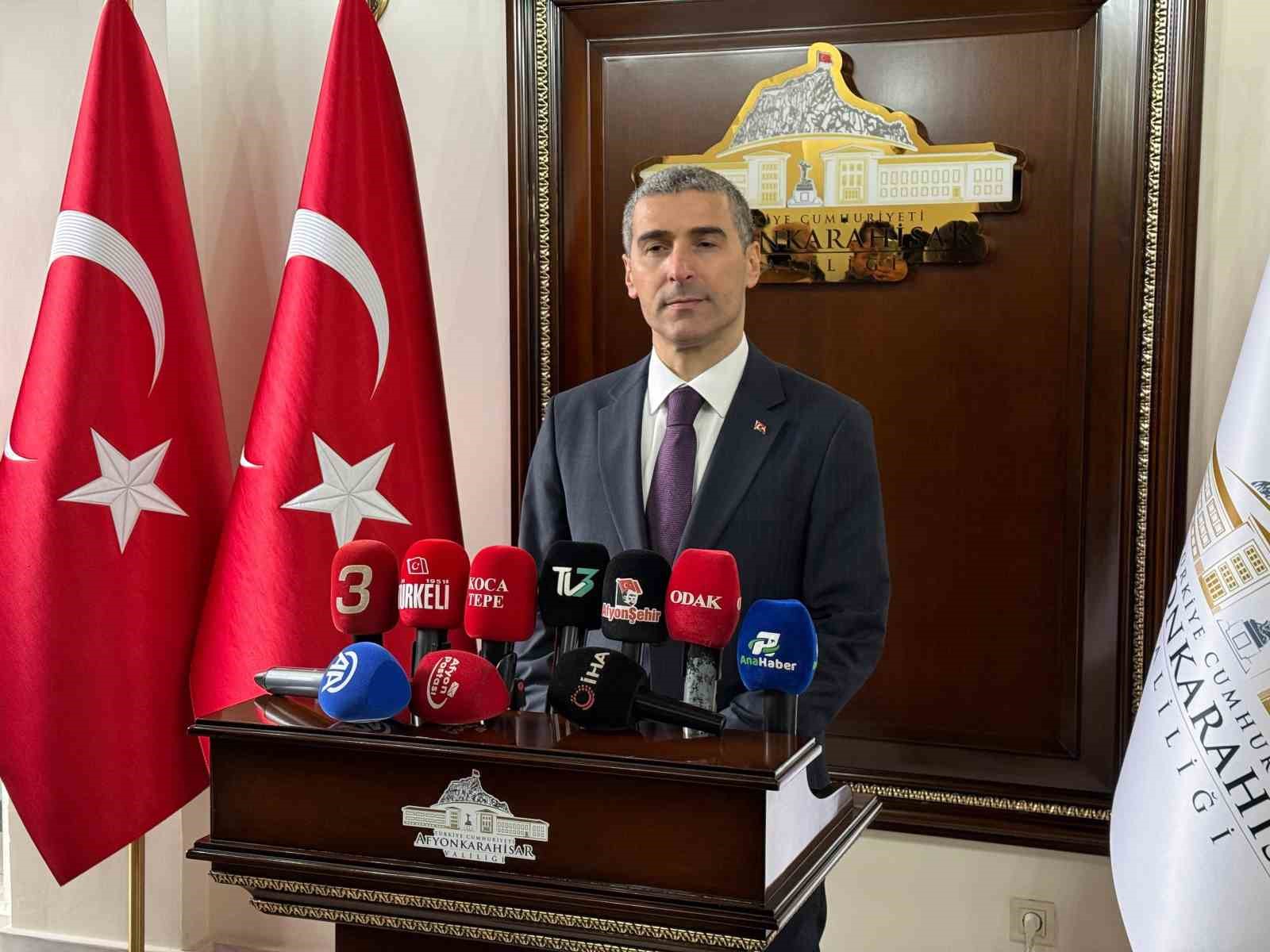 Vali Aktaş: "Şahsıma duyulan bu güvene layık olmak en temel hedefim olacak"
Vali Aktaş: "Şahsıma duyulan bu güvene layık olmak en temel hedefim olacak"