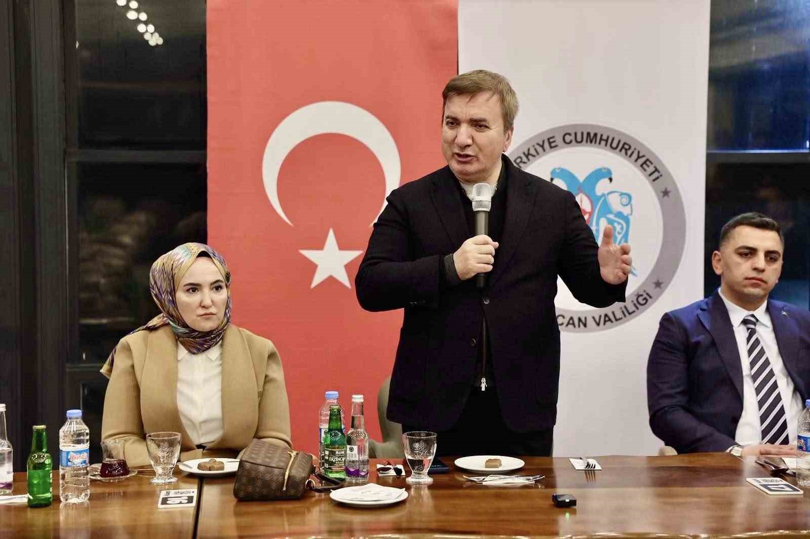 Vali Aydoğdu: "Erzincan’ımızın huzuru, güveni ve kalkınması için el birliğiyle çalışmaya devam edeceğiz"

