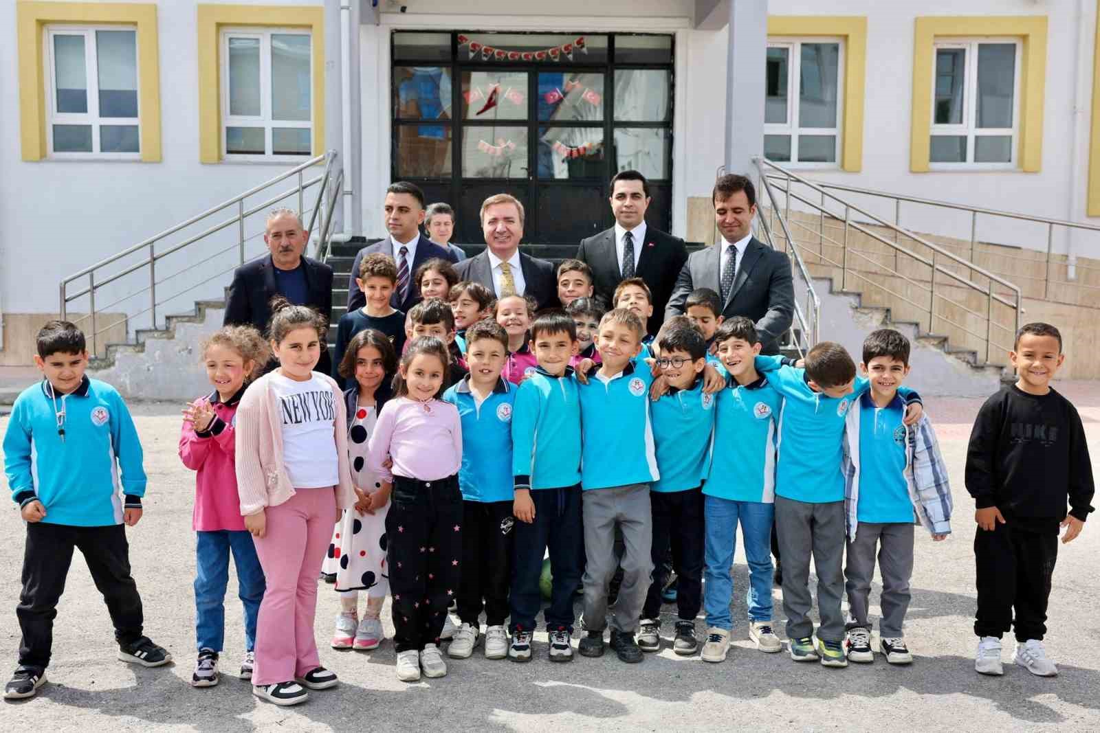 Vali Aydoğdu: "Modern spor alanları çocuklar için önemli"
