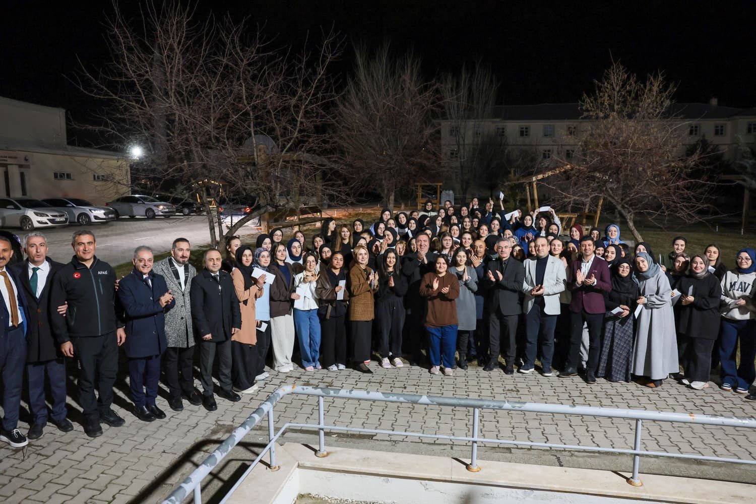 Vali Aydoğdu, öğrencilerle iftar programında buluştu
