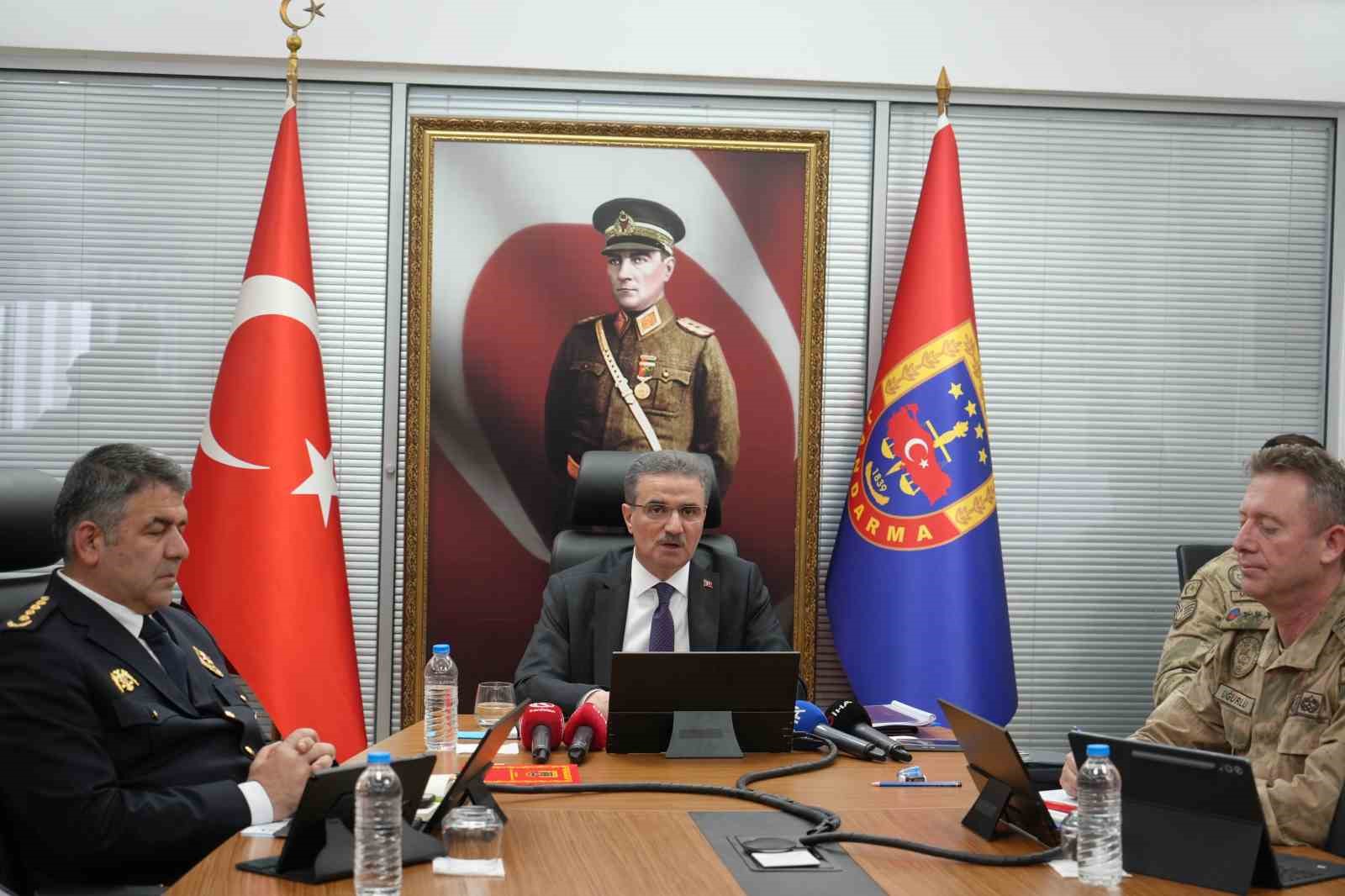 Vali Aydun Baruş: "Erzurum’da başıboş hayvanlardan kaynaklanan sorun kalmadı"
