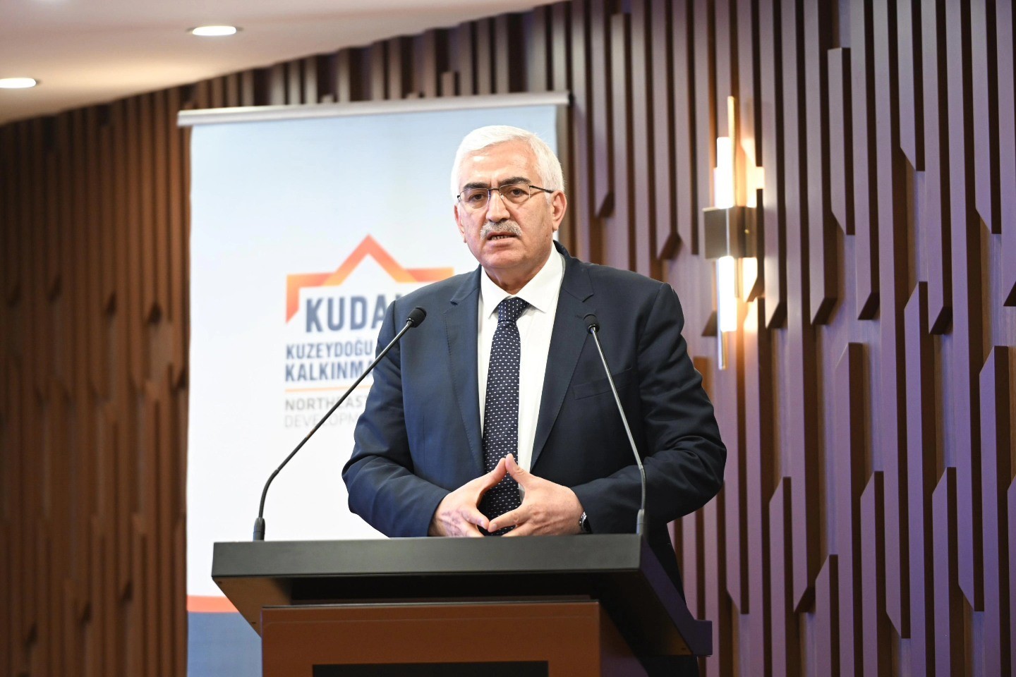 Vali Baruş, yerel kalkınma hamlesi destek tanıtım programına katıldı
