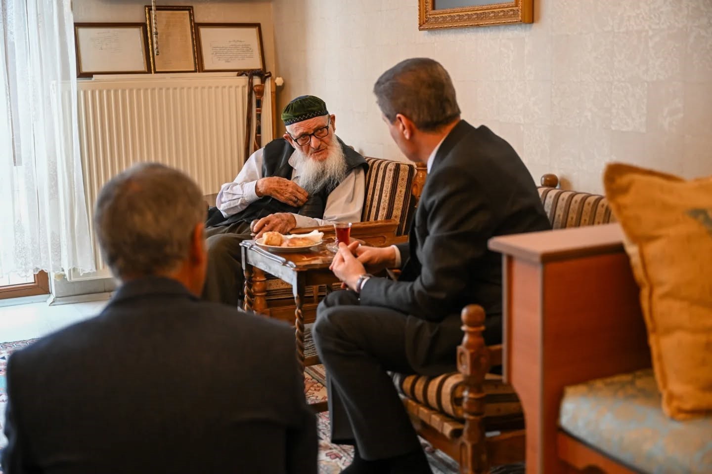 Vali Baruş’tan vefa ziyareti
