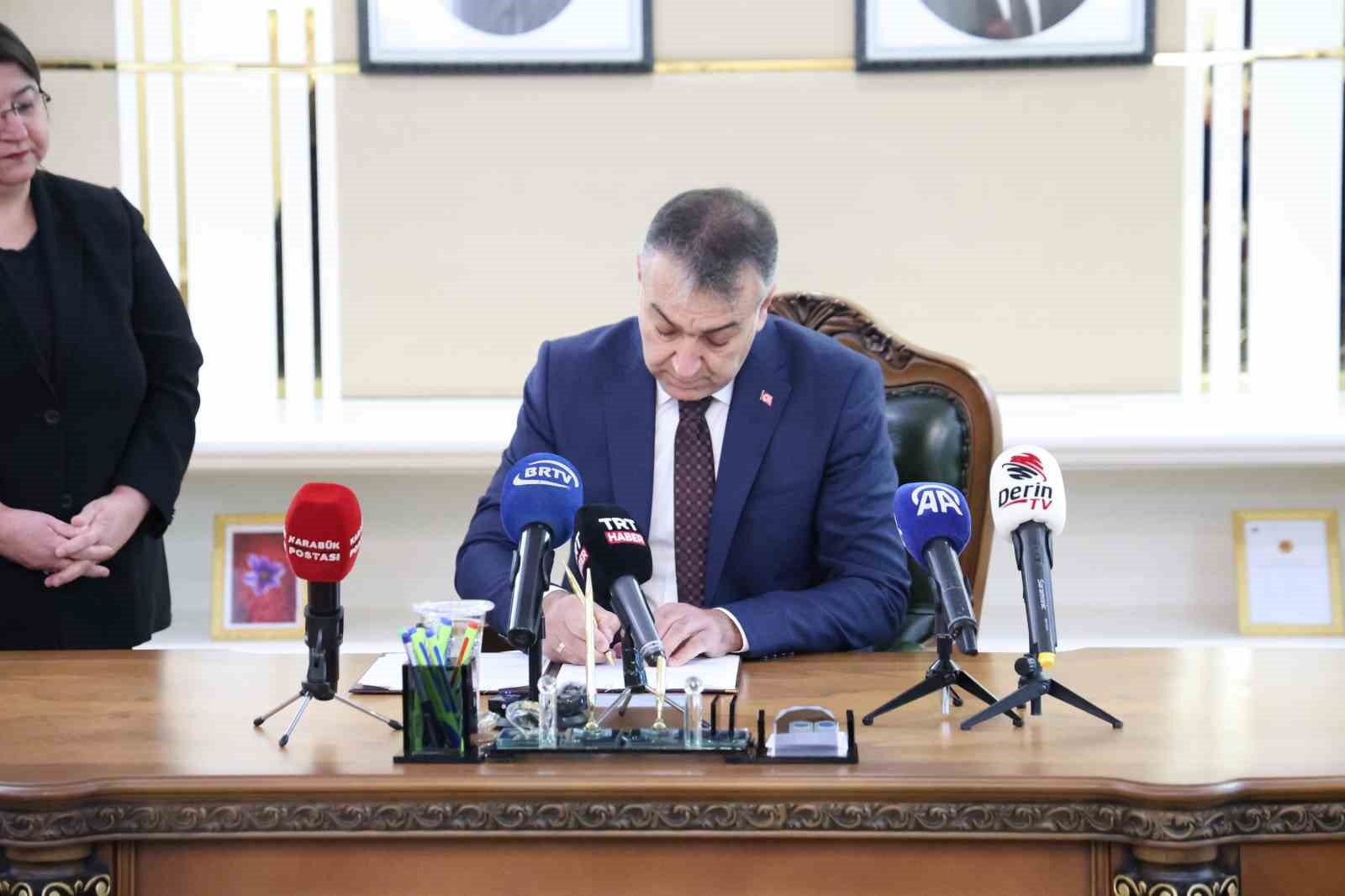 Vali Çağatay, Karabük’te görevine başladı
