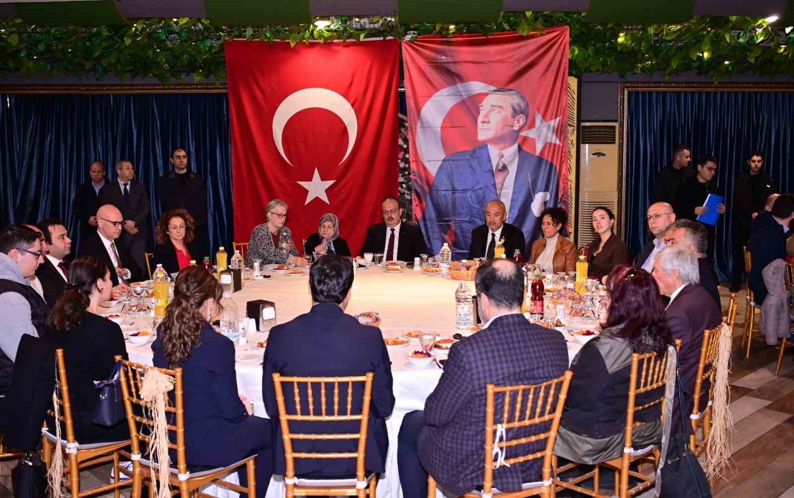 Vali Canbolat şehit ve gazi aileleriyle iftarda buluştu
