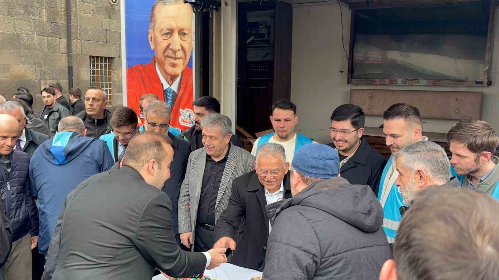 Vali Çiçek: "4 yıllık görev süremde asayiş olaylarının en dibe indiği bir ay oldu"
