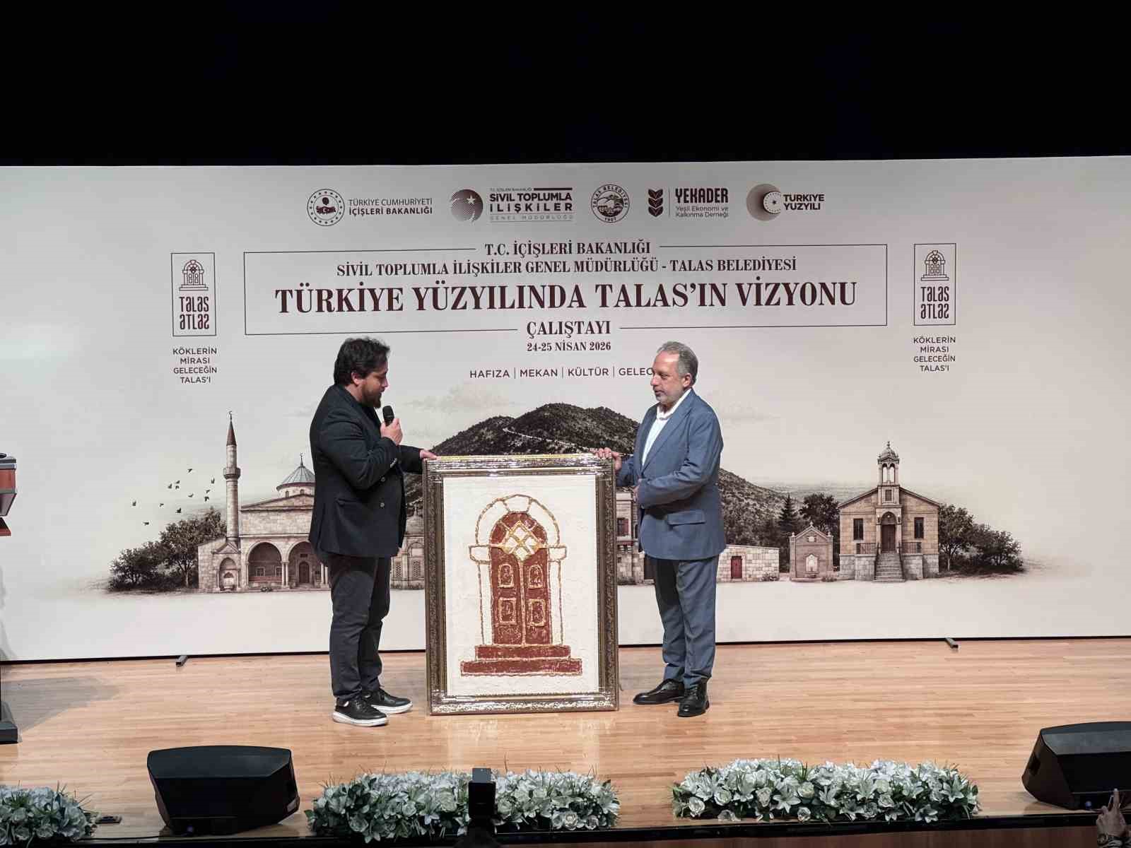 Vali Çiçek: "Talas, neresine giderseniz gidin sizinle konuşan bir yer"
