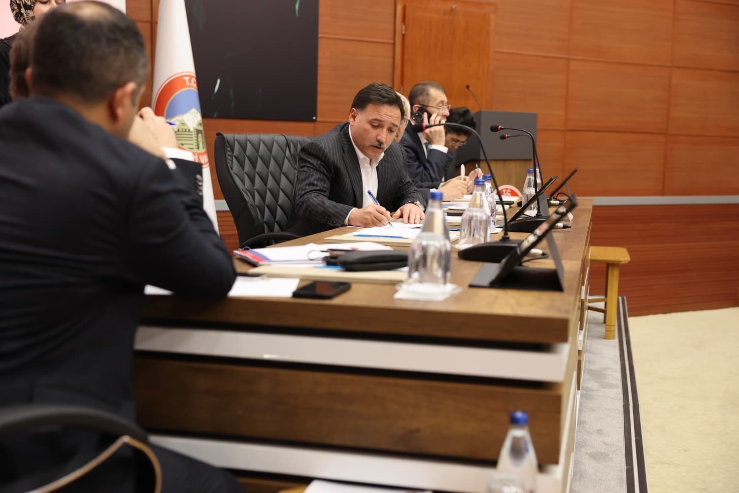 Vali Çiçek vatandaşlarla buluşmaya devam ediyor
