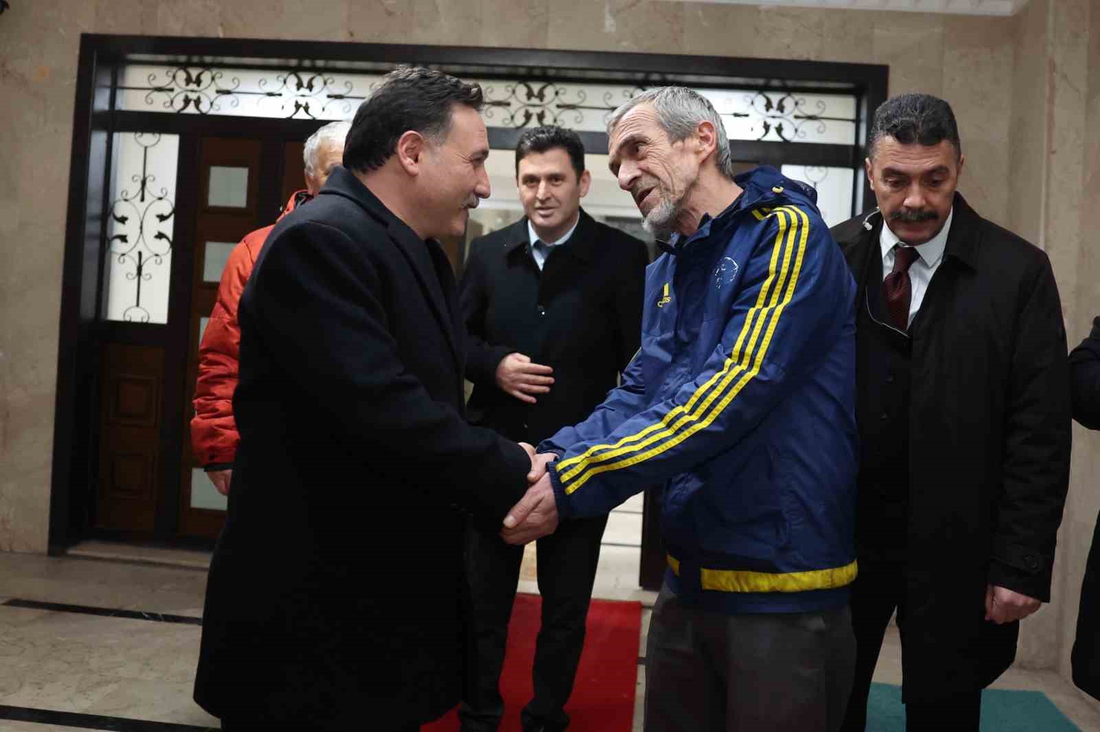 Vali Çiçek’ten ev ziyareti
