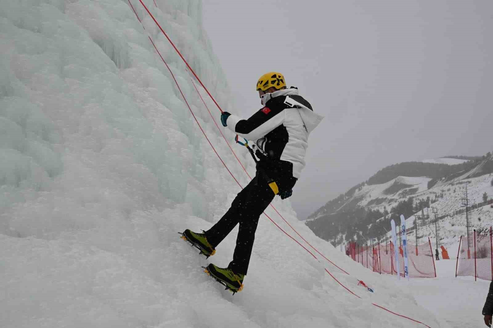 Vali Çiftçi, yapay buz duvarına tırmandı
