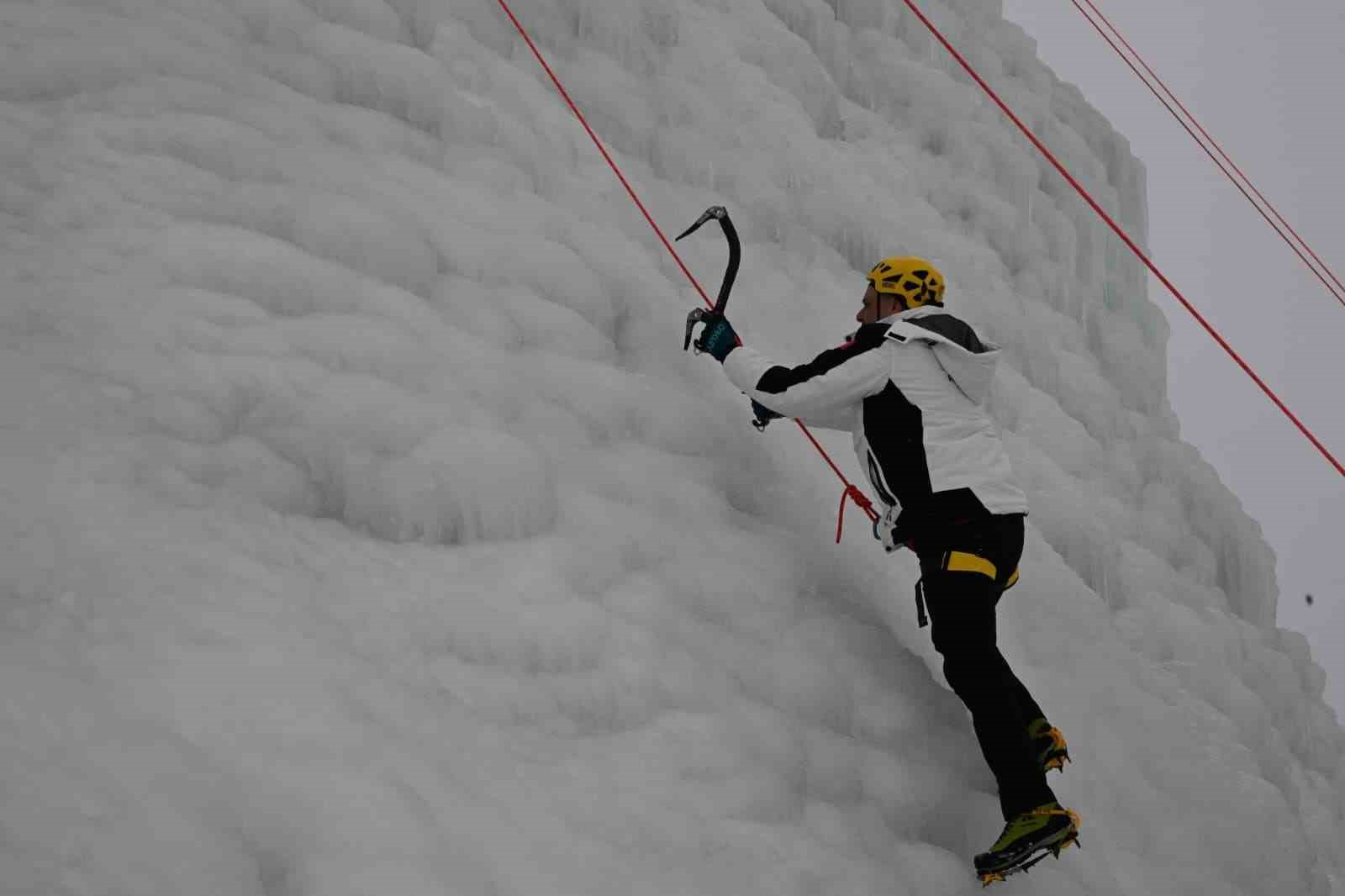 Vali Çiftçi, yapay buz duvarına tırmandı
