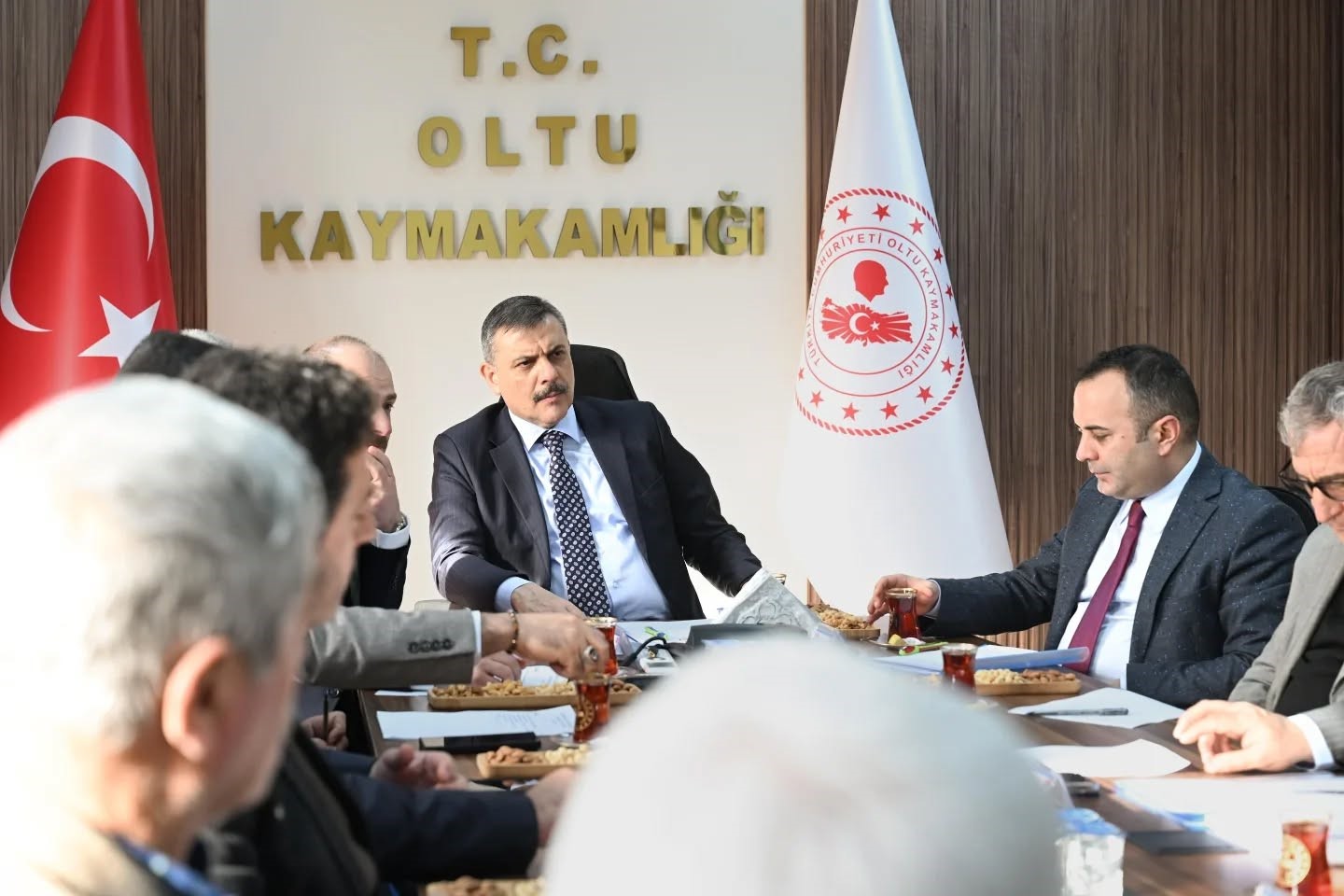 Vali Çiftçi’den Oltu çıkarması
