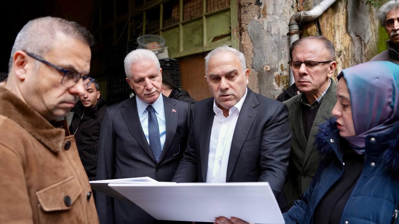 Vali Davut Gül başkanlığında Fatih’te kültürel mirasın korunması değerlendirme toplantısı düzenlendi
Vali Davut Gül başkanlığında Fatih’te kültürel mirasın korunması değerlendirme toplantısı düzenlendi