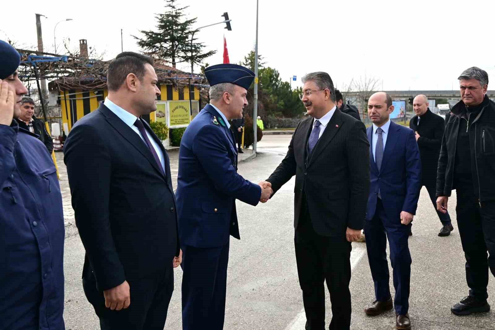 Vali Dr. Erdinç Yılmaz Sivrihisar’da coşkuyla karşılandı
