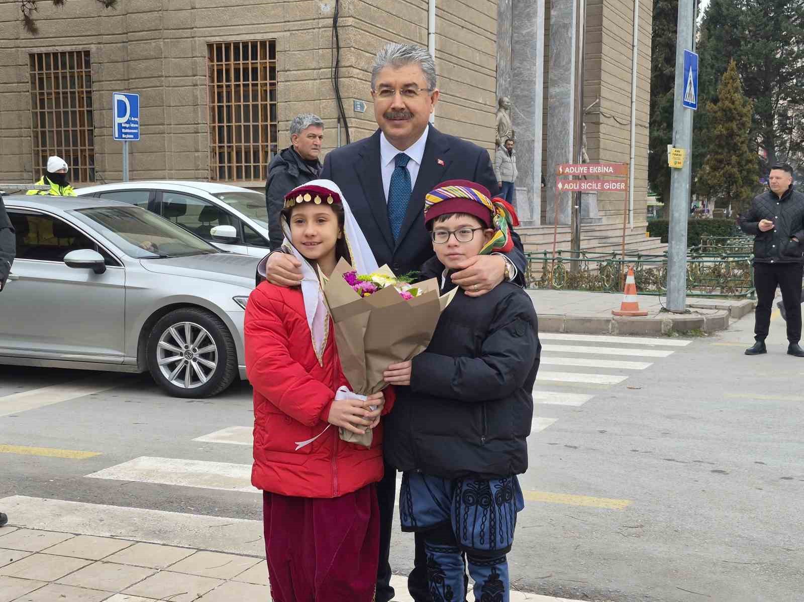 Vali Dr. Erdinç Yılmaz’ın ilk mesajı Eskişehir’e hizmet oldu
