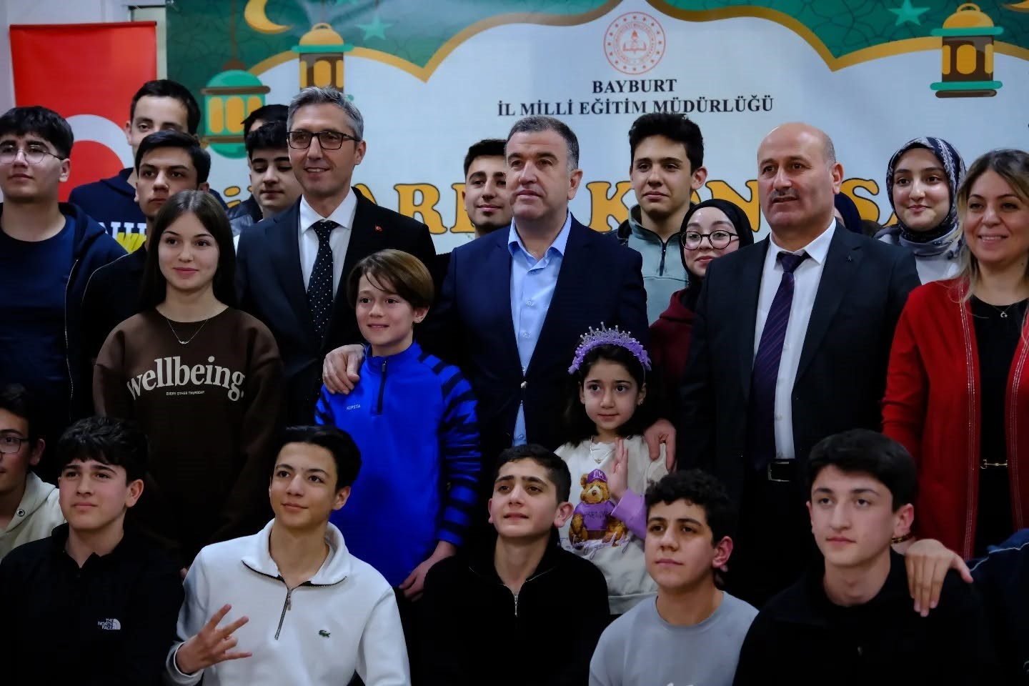 Vali Eldivan, Bayburt Fen Lisesi öğrencileriyle iftarda buluştu
