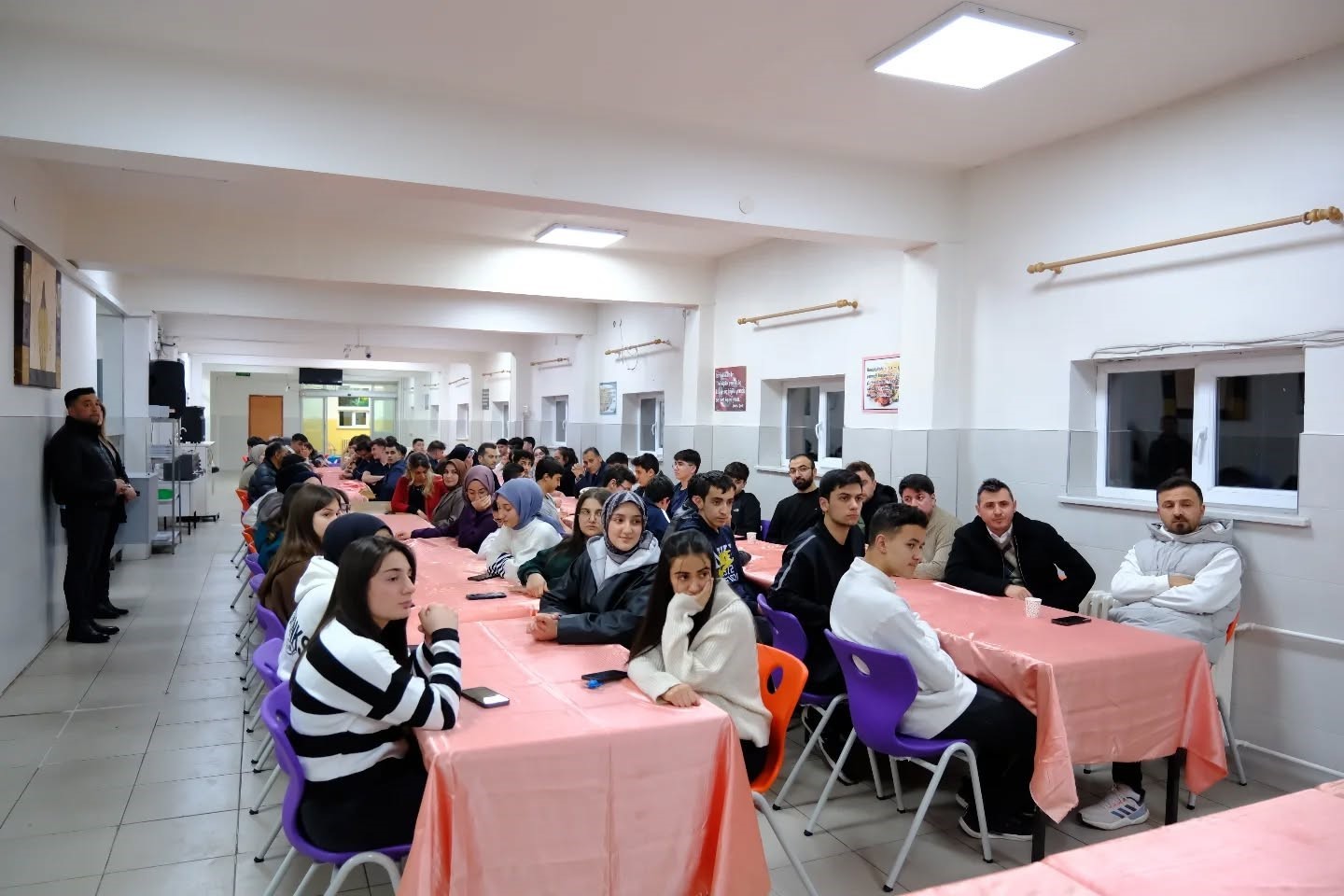 Vali Eldivan, Bayburt Fen Lisesi öğrencileriyle iftarda buluştu
