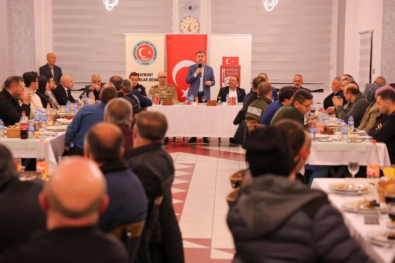 Vali Eldivan, muhtarlarla iftarda buluştu
